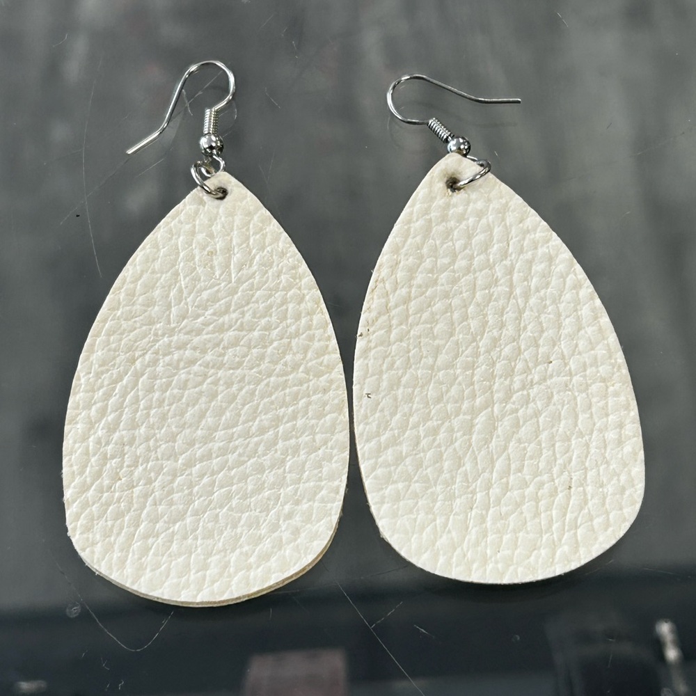 Chic White Teardrop Earrings(NWOT)